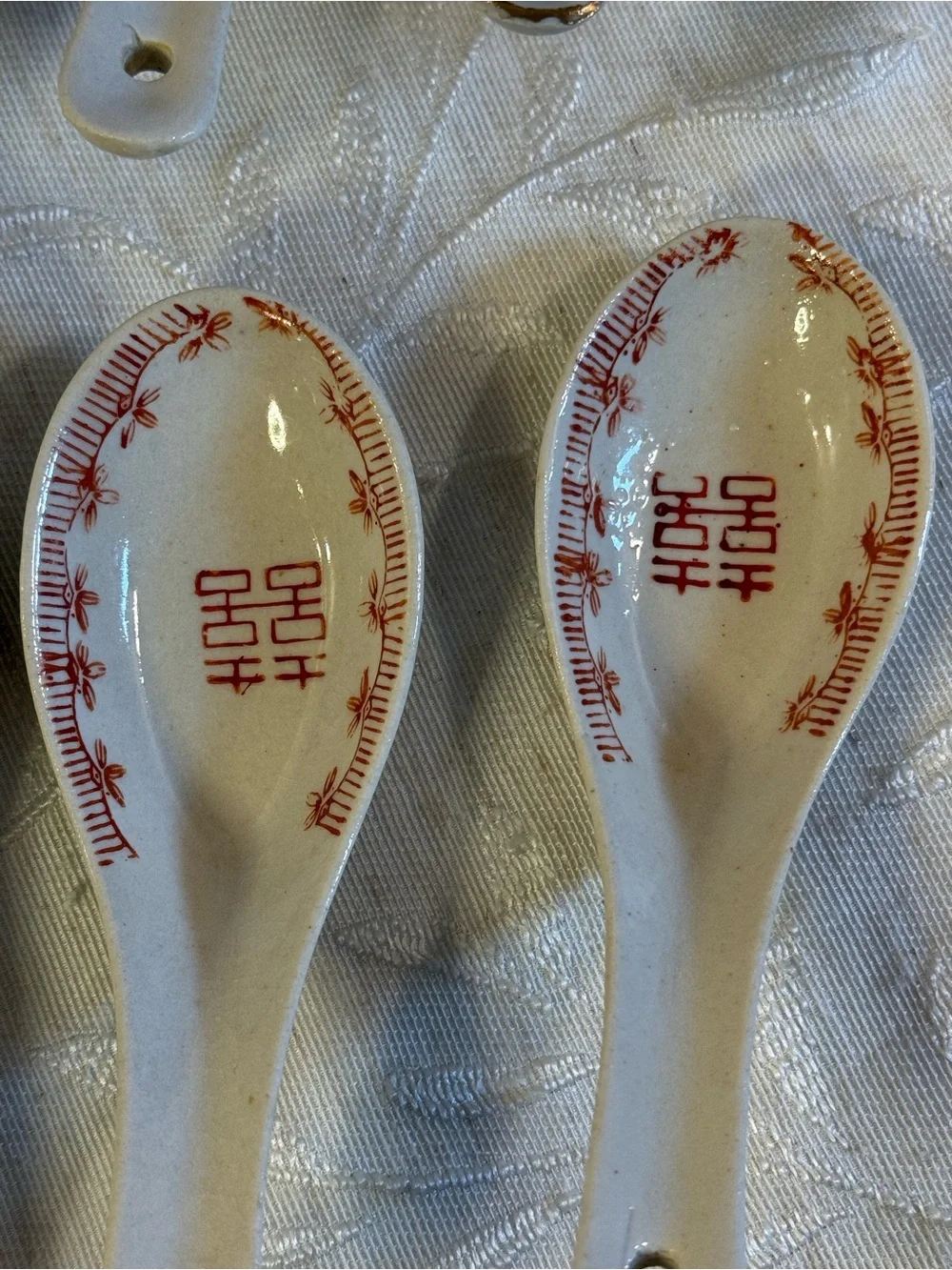 18Pc Vintage Double Happiness Porcelain Set: 11 Sauce Dishes, 7 Dumpling Spoons.